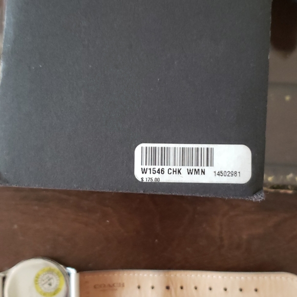 Watch - Picture 4 of 4